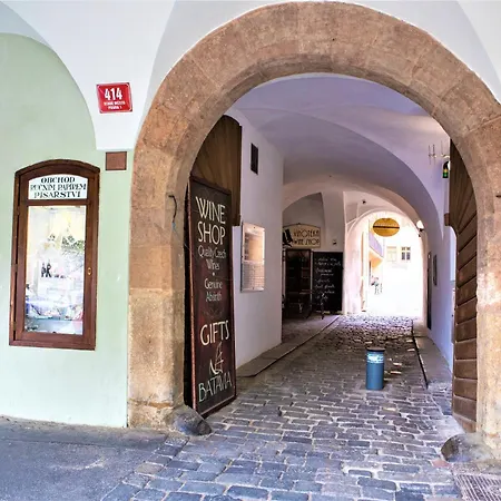 Stylish In The Old Town * Prag